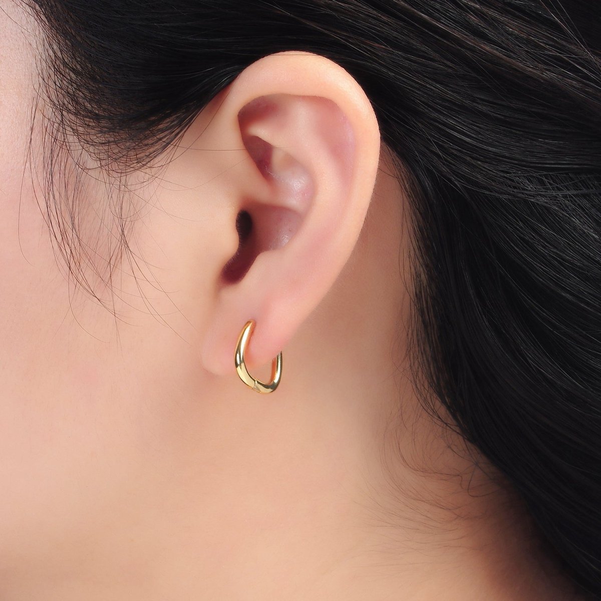 24K Gold Filled 15mm U-Shaped Oval Minimalist Huggie Earrings